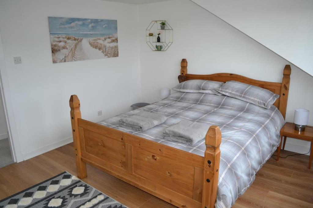 Riverview -3 Bedroom -sleeps 6 Apartment