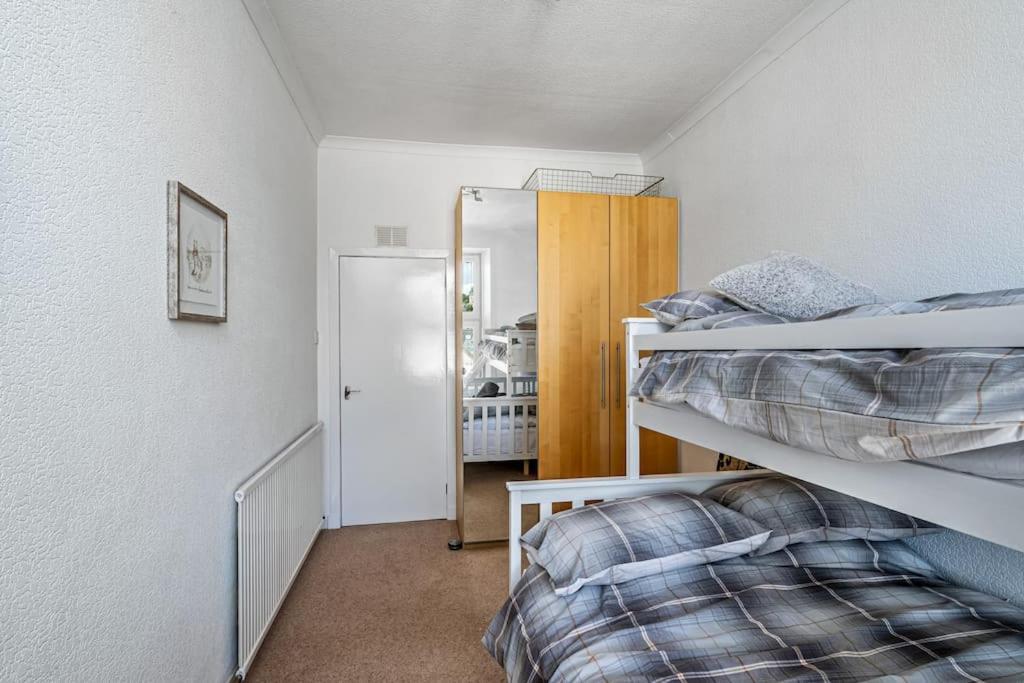 Riverview -3 Bedroom -sleeps 6
